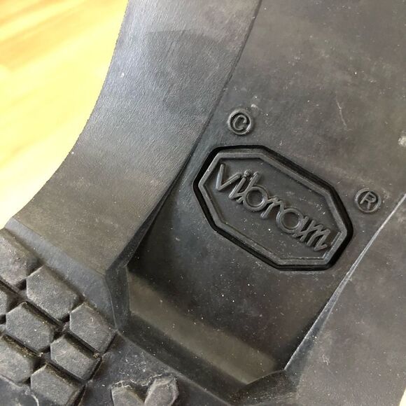 Walk-Over Dark Brown Leather Ankle Boots w/ Vibram Sole - Picture 8 of 11